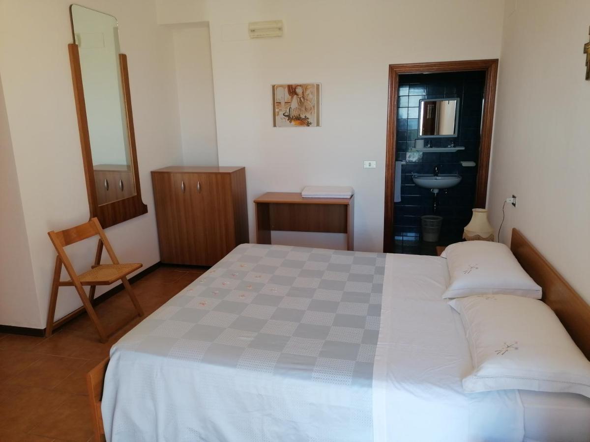 Camere da Anna Maria Assisi Cameră foto